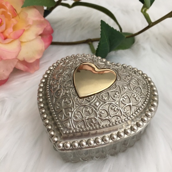 Vintage Other - GIFTED   
Crystal & Silver Heart Box